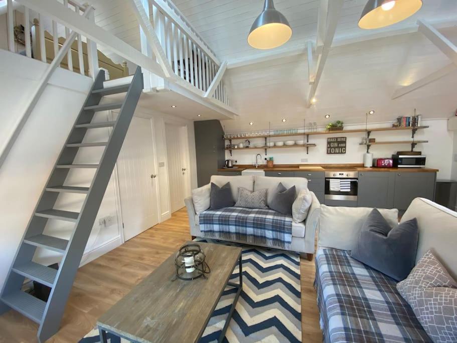 Ferienwohnung The Coach House Alderbury Exterior foto